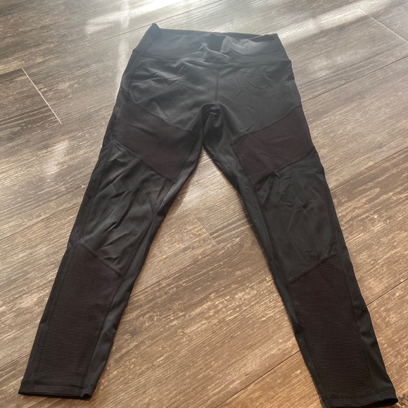 Zyia Black Momentum Brilliant Hi-rise 7/8 24” Legging - Picture 4 of 5